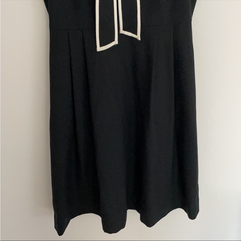 J.Crew Tie Neck Bow Wool Crepe Fit and Flare Dress size 4 - Black and White - Picture 4 of 9